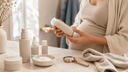 Skincare in gravidanza: quali ingredienti evitare e quali valutare